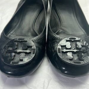 Tory Burch Black Leather Ballet Flats, women’s size 10, good condition.
